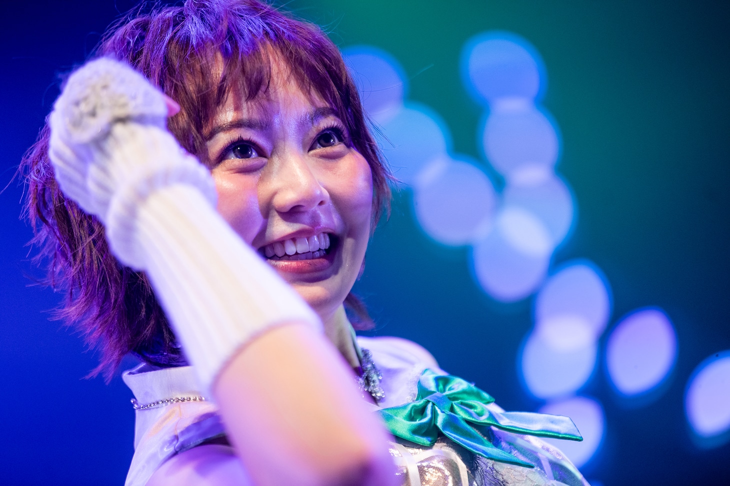 安本彩花