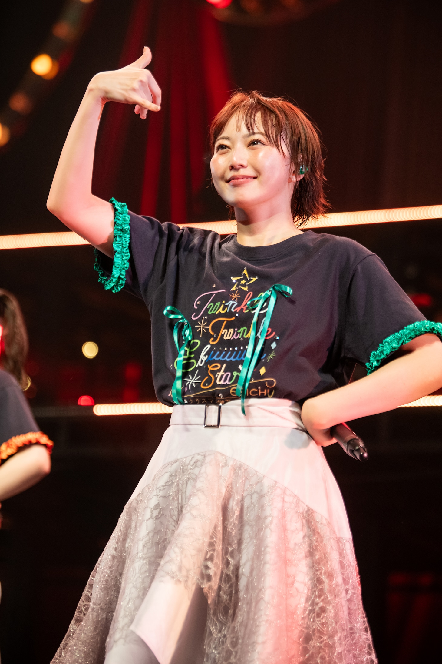 安本彩花