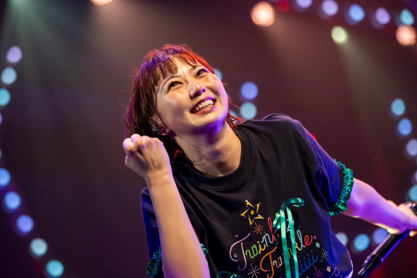 安本彩花