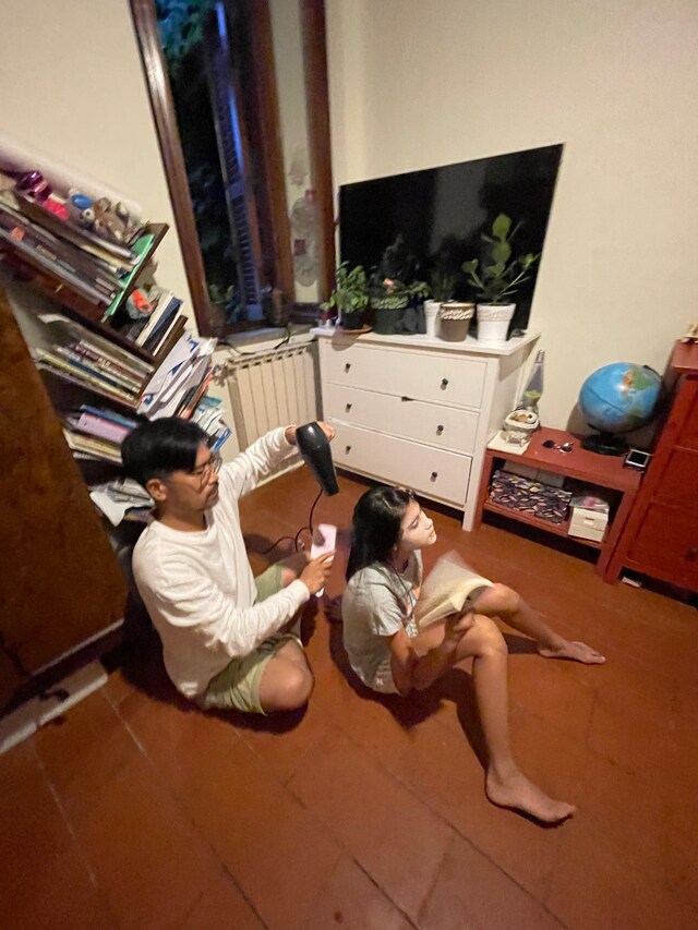 パパに髪を乾かしてもらうらうら。