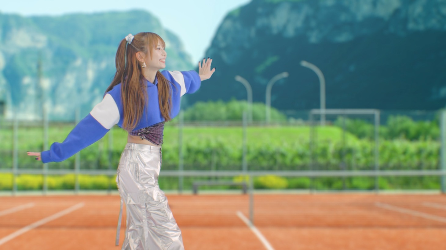 サントリーWeb動画「好きな人と、好きな時に、乾杯。」編より。