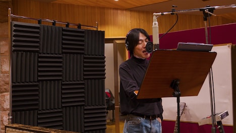 サントリーWeb動画「好きな人と、好きな時に、乾杯。」メイキング映像より。