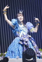 真中まな（FRUITS ZIPPER）（撮影：ヨシモリユウナ、森好弘）