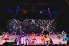 「FRUITS ZIPPER JAPAN TOUR 2024 - AUTUMN - THE STORY OF SEVEN COLORS」の様子。（撮影：ヨシモリユウナ、森好弘）