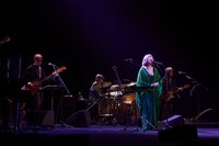 「矢野顕子さとがえるコンサート2024 featuring 小原礼・佐橋佳幸・林立夫」NHKホール公演の様子。（Photo by YUSUKE TAKAMURA）