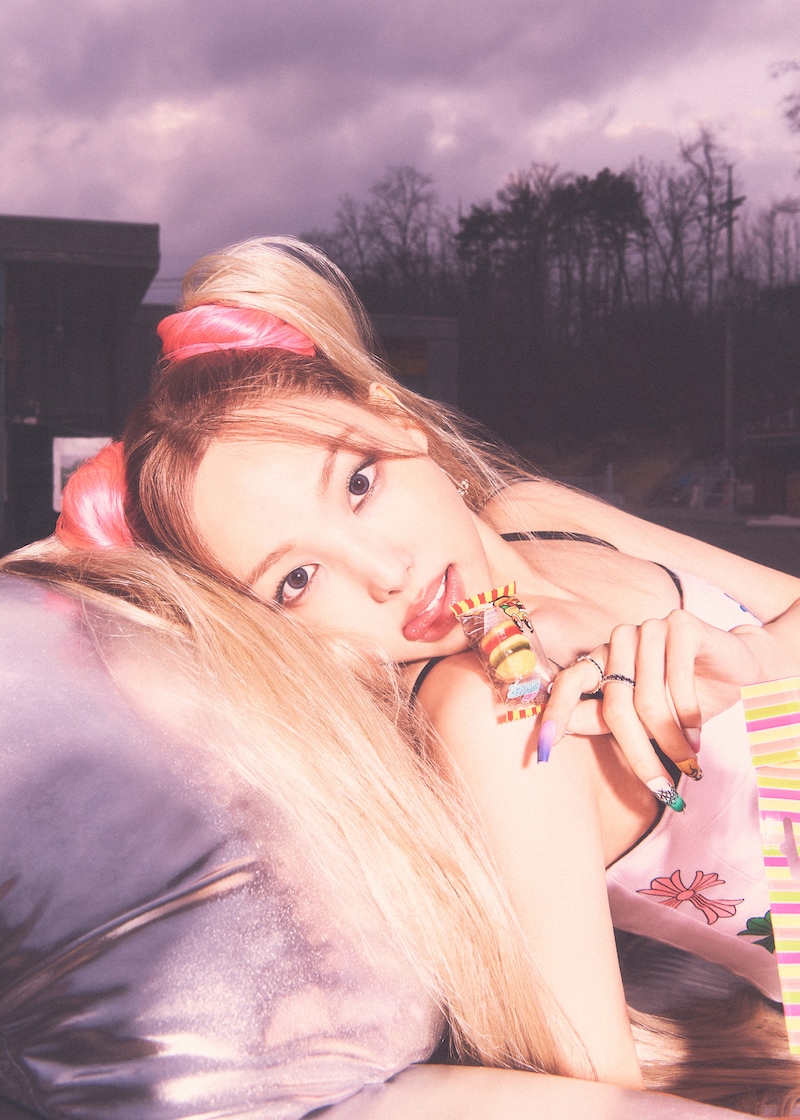 「アナザースカイ」に出演するナヨン(NAYEON / TWICE)。