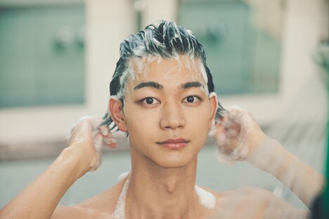 「吉澤要人ファースト写真集 ナニモノ」先行カット