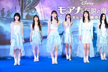 パフォーマンスするME:I。