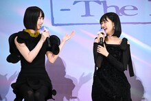 左からあの、原菜乃華。