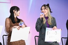 左から齊藤なぎさ、茅島みずき。