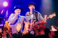 左から山田義孝（吉田山田）、佐々木直人（リアクション ザ ブッタ）。（撮影：松本いづみ）