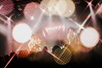 吉田山田（撮影：松本いづみ）