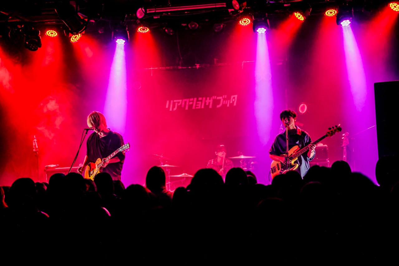 リアクション ザ ブッタ（撮影：松本いづみ）