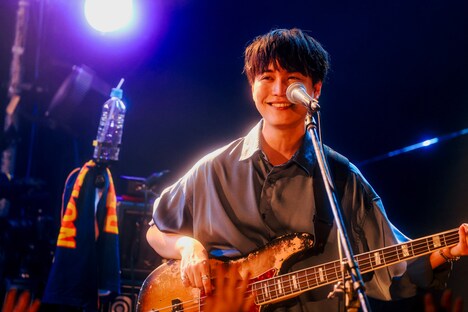 佐々木直人（B, Vo / リアクション ザ ブッタ）（撮影：松本いづみ）