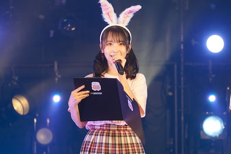 広島CLUB QUATTROをSTU48広島劇場とすることを発表する高雄さやか。(c)STU