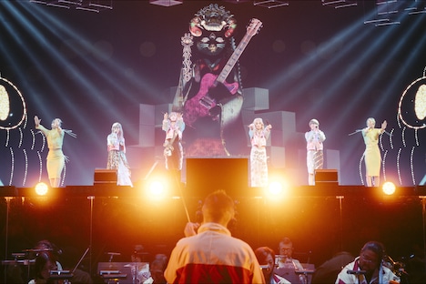 椎名林檎「（生）林檎博'24 -景気の回復-」の様子。（撮影：ヤオタケシ）