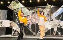 左からMASHIRO（MADEIN）、伊原六花。(c)TBS