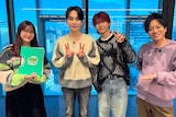 KEYとM:ZINE編集部員。(c)テレビ朝日