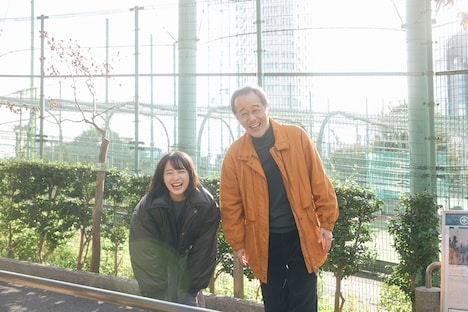 左から広瀬すず、リリー・フランキー。(c)TBSスパークル / TBS