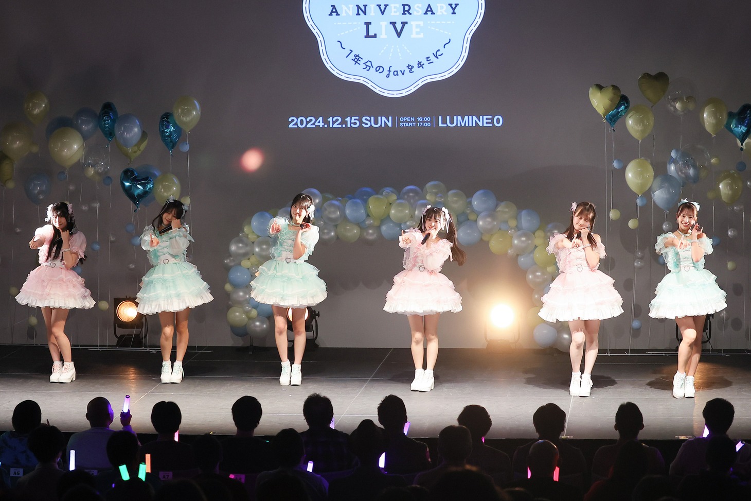 「my fav 1st Anniversary LIVE ～1年分のfavをキミに～」の様子。(c)G&B ENTERTAINMENT