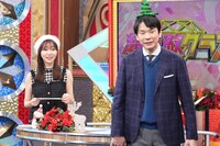 指原莉乃と濱家隆一（かまいたち）。(c)日本テレビ
