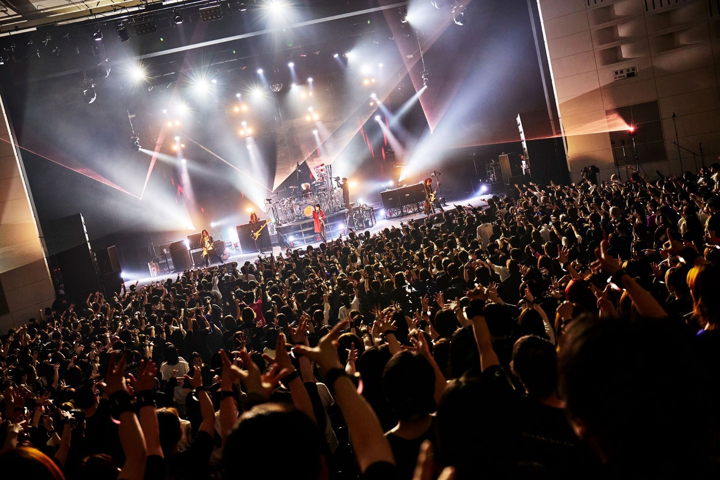 LUNA SEAのライブの様子。