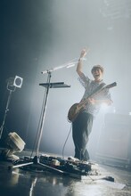 喜多建介（G, Vo）（撮影：山川哲矢）