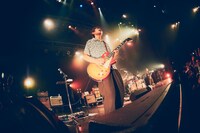 喜多建介（G, Vo）（撮影：山川哲矢）