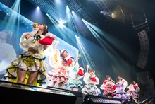 フロアにサインボールを投げ込む#ババババンビ。