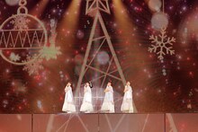 ももいろクローバーZ「ももいろクリスマス2024-HOLY 4D NIGHT-」の様子。(c)キングレコード