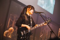 朱李（B）（撮影：冨田味我）