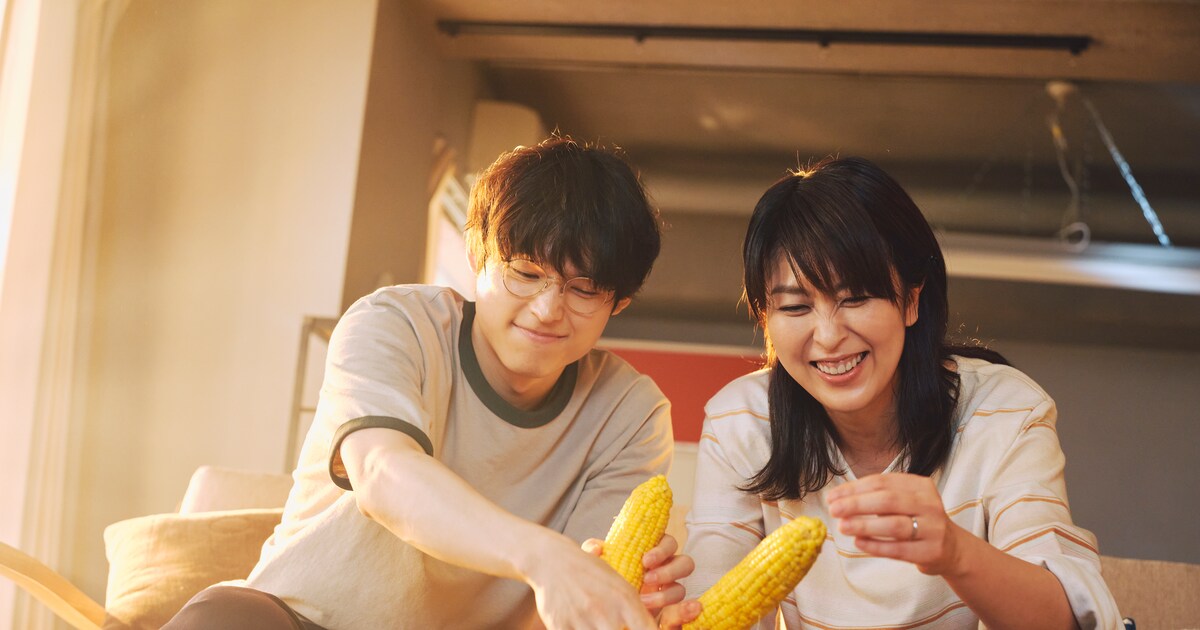 SixTONES松村北斗が出演「ファーストキス」場面写真解禁、妻役・松 
