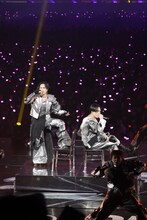 左から今市隆二、ØMI。（写真提供：LDH JAPAN）