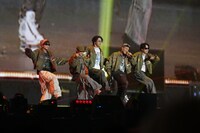 左から岩田剛典、NAOTO、小林直己、ELLY、山下健二郎。（写真提供：LDH JAPAN）