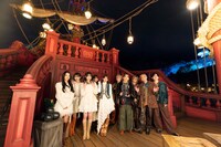 左からME:I（MOMONA・RAN・COCORO・MIU・SUZU）、Da-iCE。©Disney