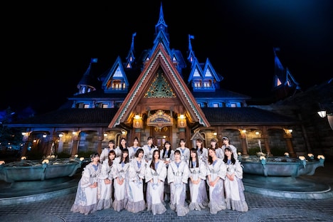 乃木坂46 ©Disney