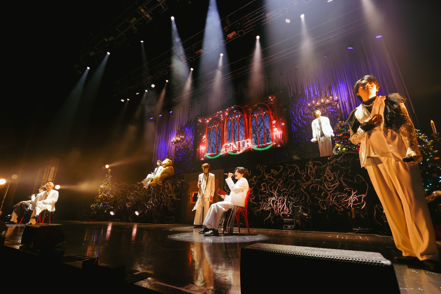 「小説ならば」のパフォーマンスの様子。（撮影：HannaTAKAHASHI）