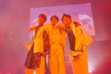 「Lion」のパフォーマンスの様子。（撮影：HannaTAKAHASHI）