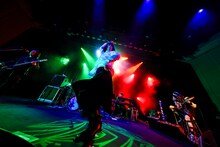 「L'ULTIMO BACIO Anno 24 2024年のドレスコーズ」の様子。（撮影：森好弘）