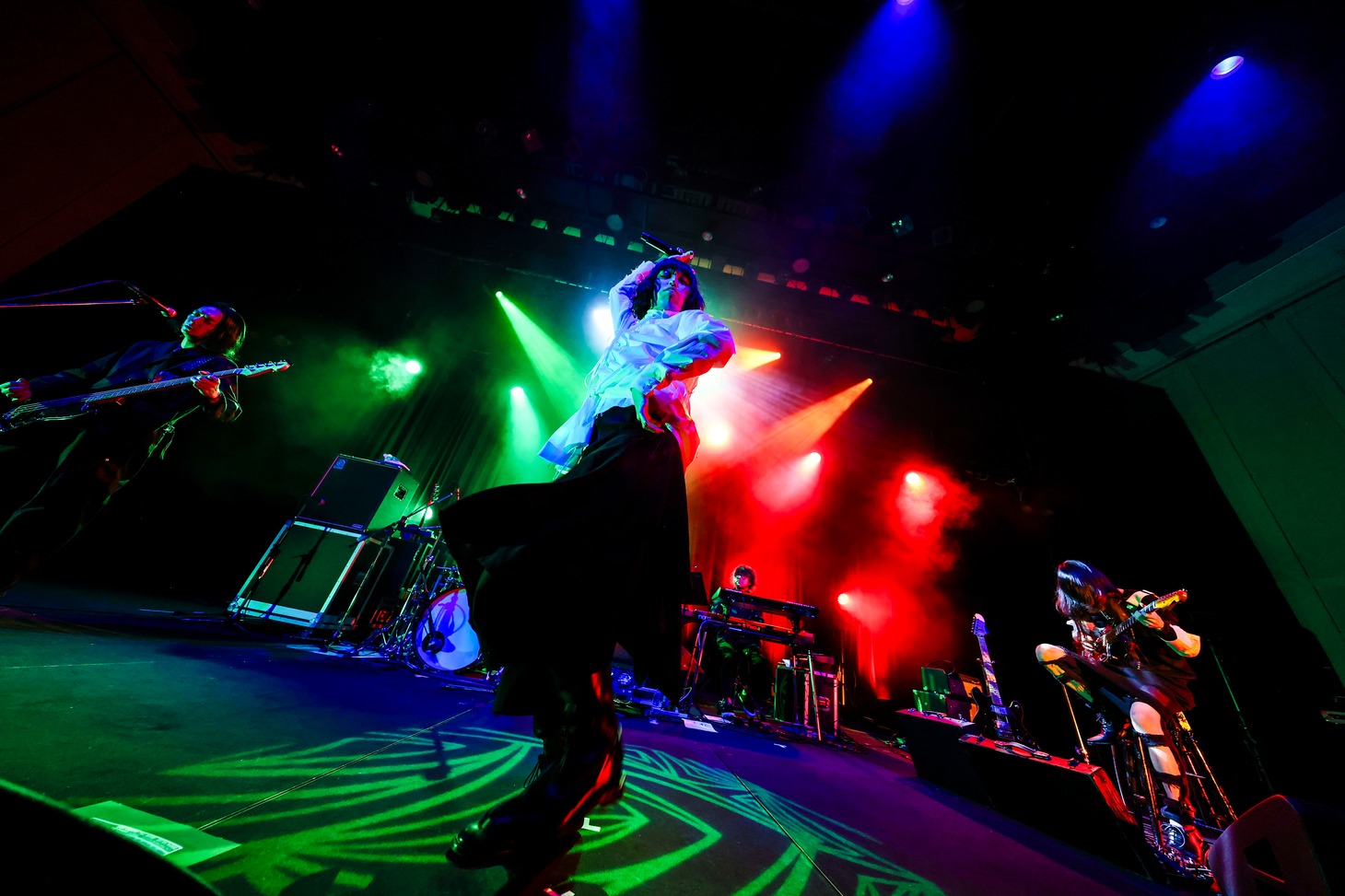 「L'ULTIMO BACIO Anno 24 2024年のドレスコーズ」の様子。（撮影：森好弘）