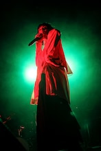 志磨遼平（Vo, G）（撮影：森好弘）