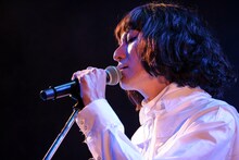 志磨遼平（Vo, G）（撮影：森好弘）