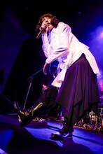 志磨遼平（Vo, G）（撮影：森好弘）