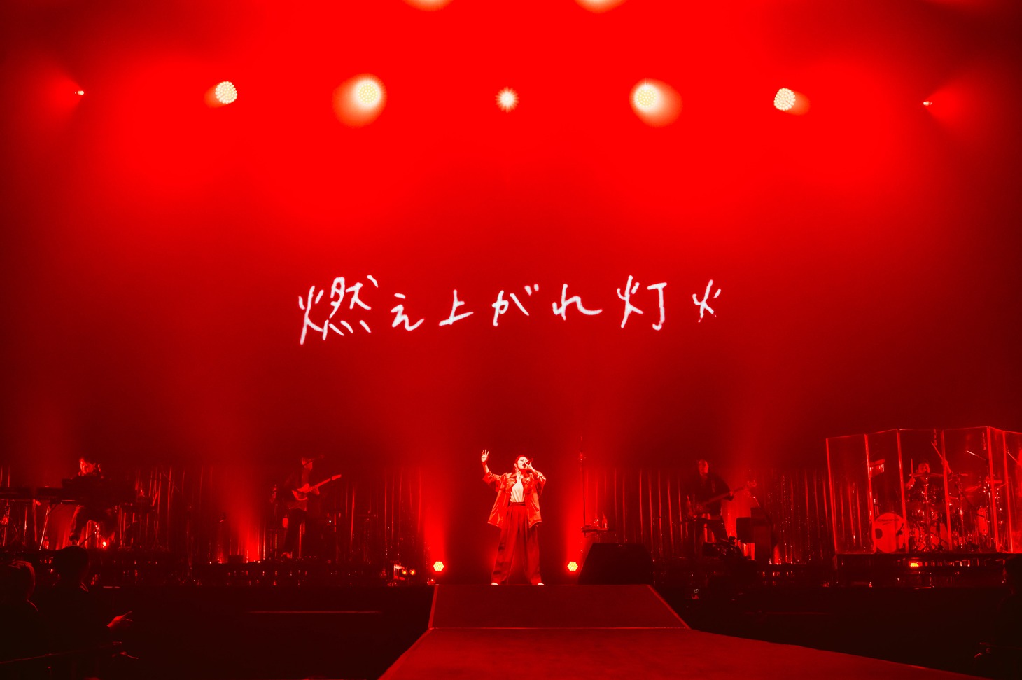 「TOMORI KUSUNOKI BIRTHDAY LIVE 2024 -灯路-」の様子。（撮影：ハヤシマコ）