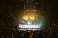 「TOMORI KUSUNOKI BIRTHDAY LIVE 2024 -灯路-」の様子。（撮影：ハヤシマコ）