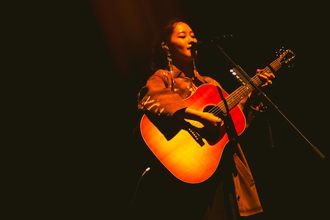 楠木ともり（撮影：ハヤシマコ）