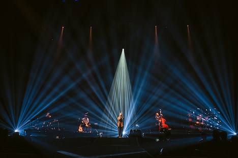 「TOMORI KUSUNOKI BIRTHDAY LIVE 2024 -灯路-」の様子。（撮影：ハヤシマコ）