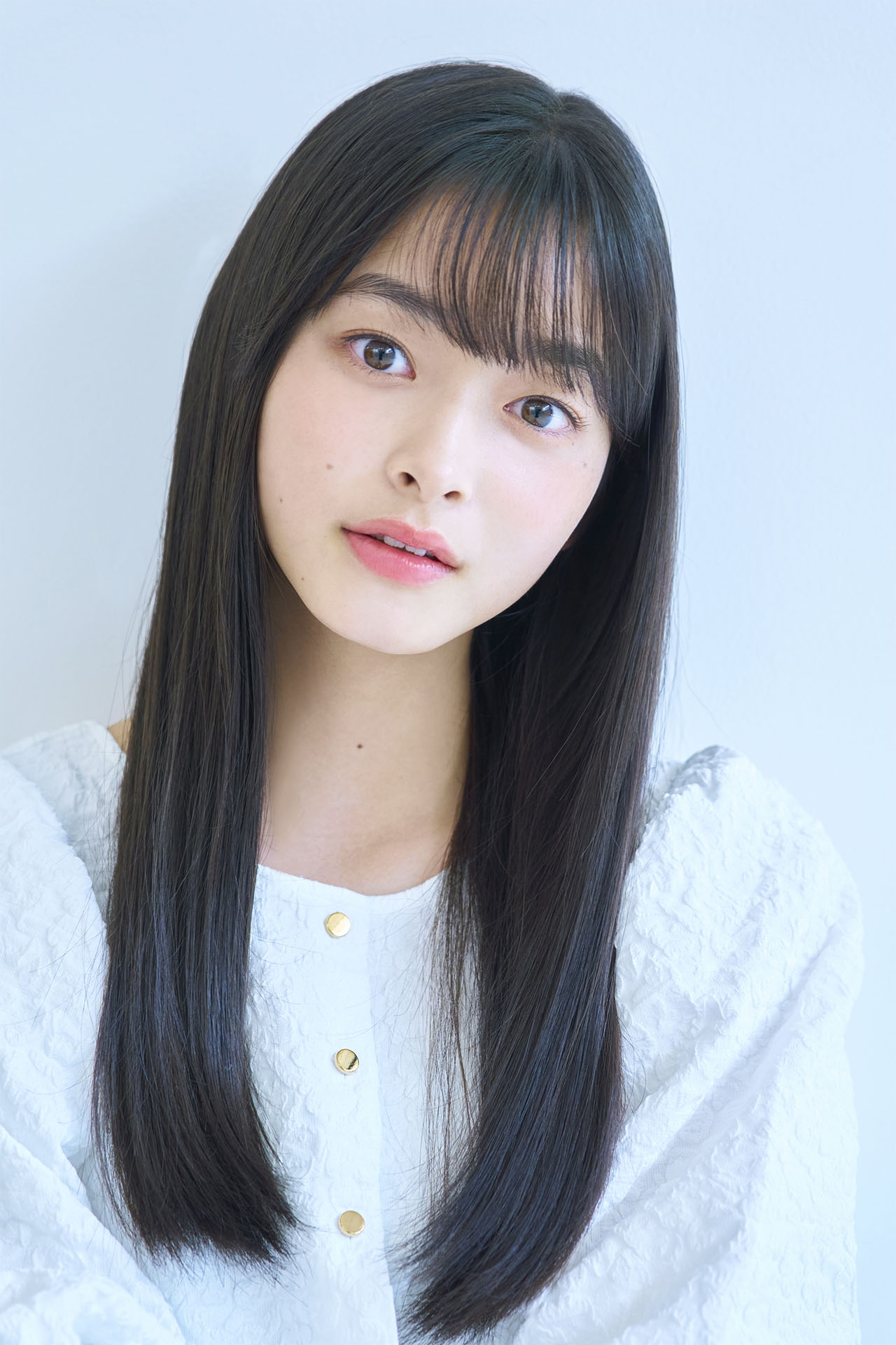 滝口芽里衣
