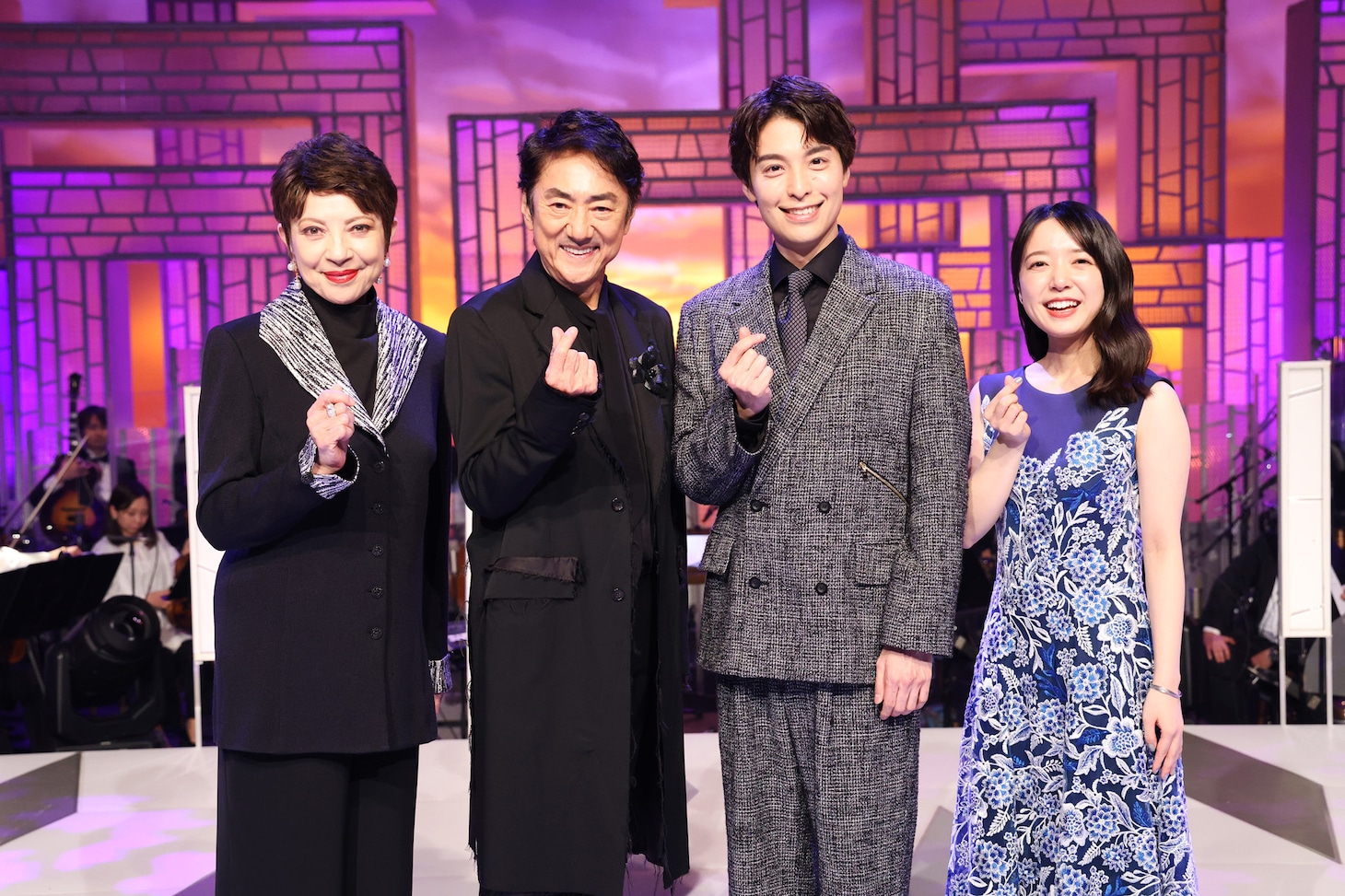 左から鳳蘭、市村正親、海宝直人、上白石萌音。(c)フジテレビ
