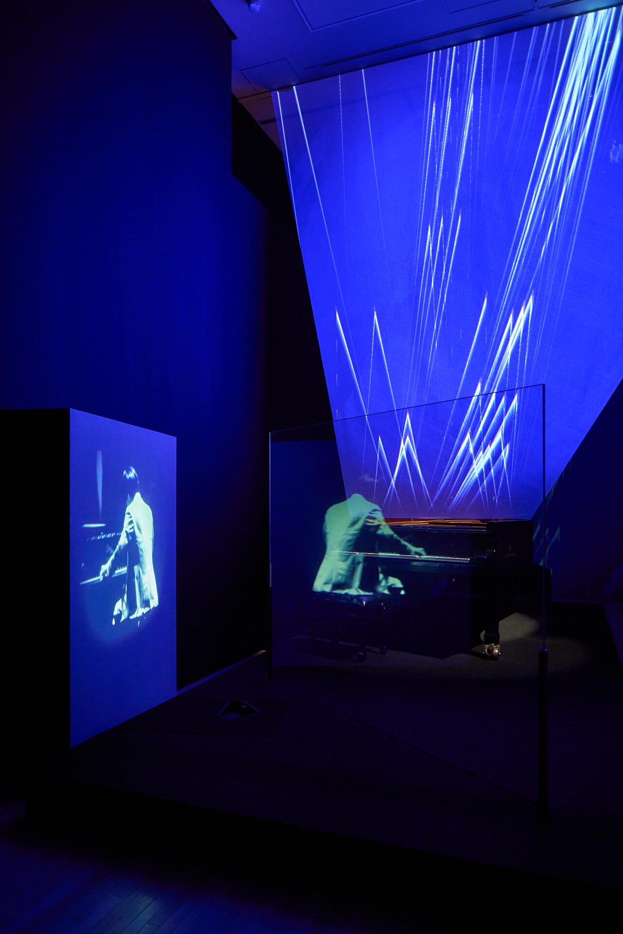 坂本龍一｜音を視る 時を聴く」東京都現代美術館、2024年 坂本龍一